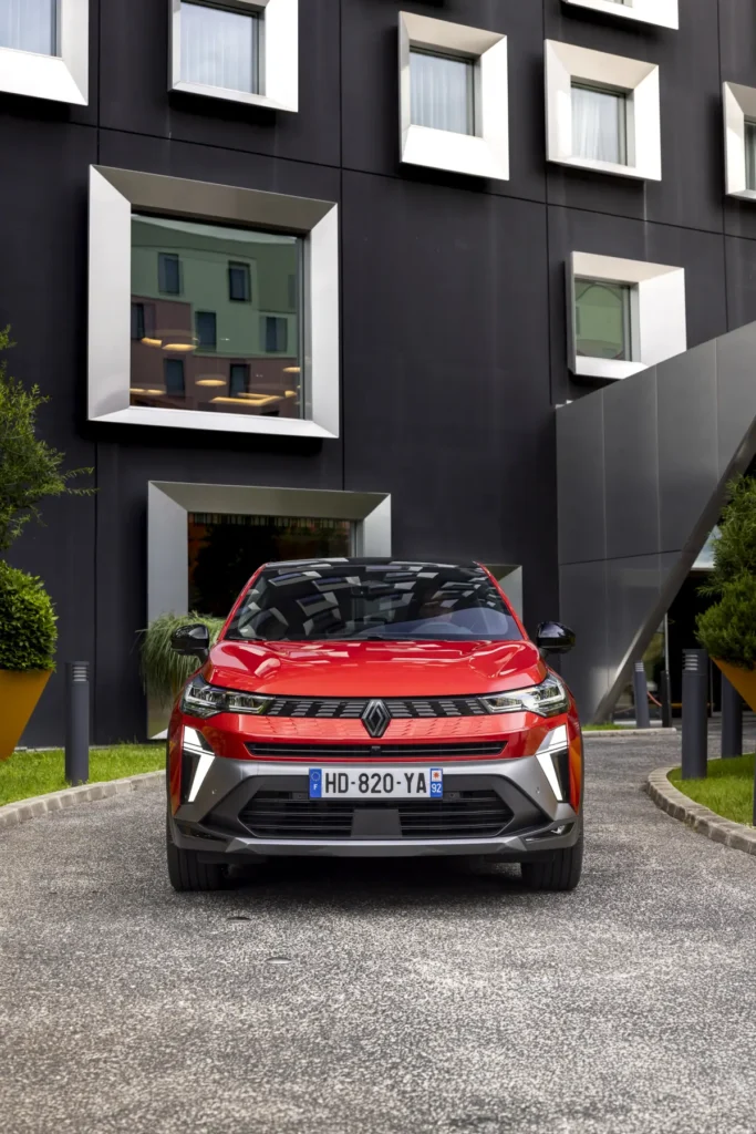 Renault Symbioz full hybrid E-Tech - Esprit Alpine - Flame Red